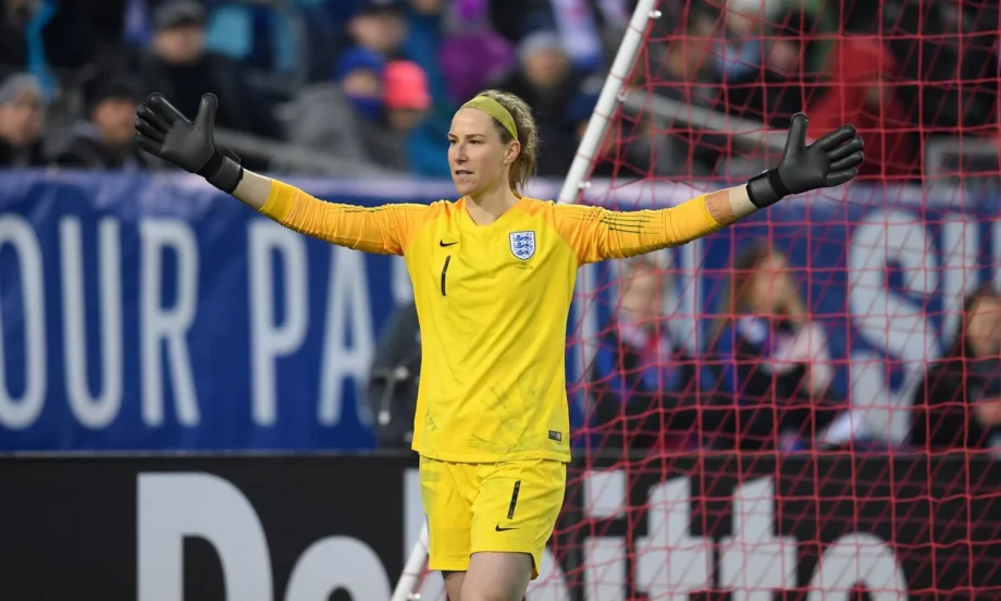 การทํานาย เอลลา ทูน, อลิชา เลห์มันน์ และคาร์ลี เทลฟอร์ด  การทํานาย